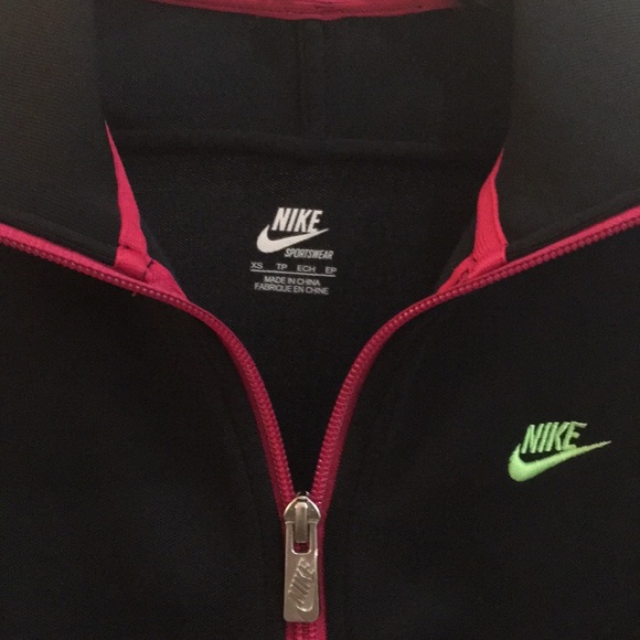 ✅ NIKE Sportswear Jacket - Picture 2 of 5